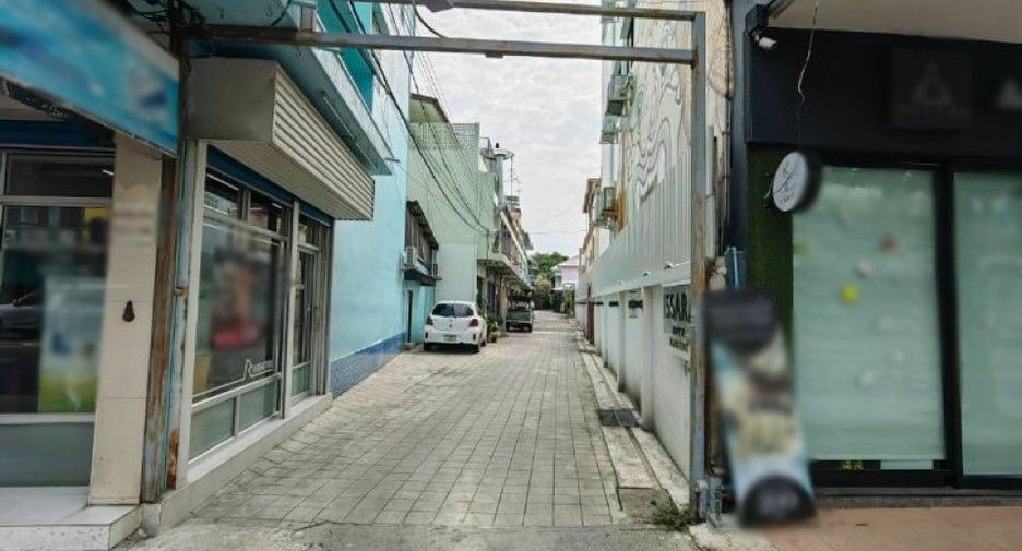 Gewerbefläche zum Kauf mit 3 Zimmer in Bangkok Yai, Bangkok