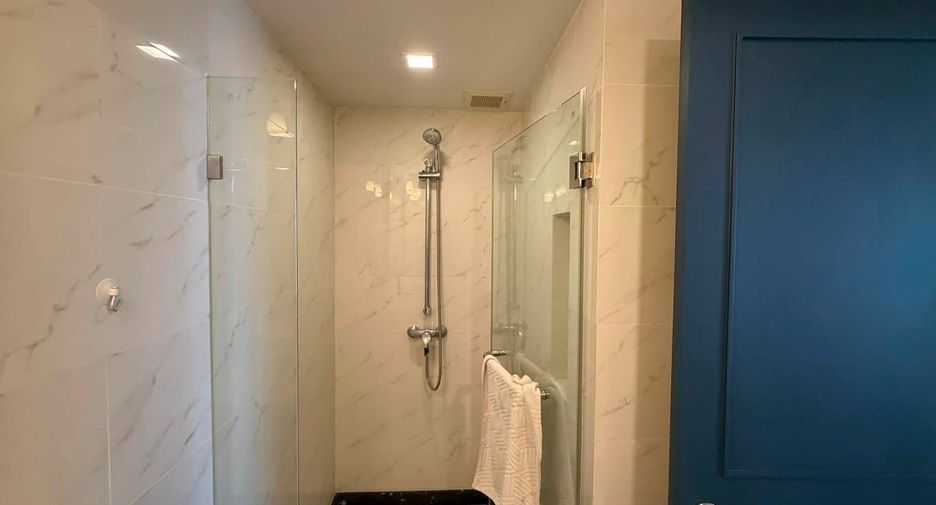 For rent and for sale 3 bedrooms condo in Yan Nawa, Bangkok