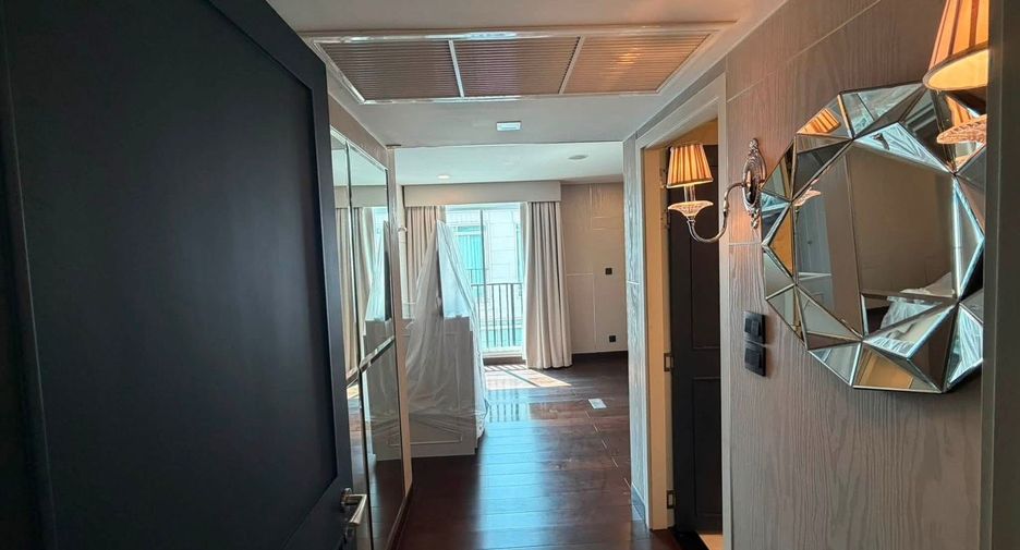 For rent and for sale 3 bedrooms condo in Yan Nawa, Bangkok