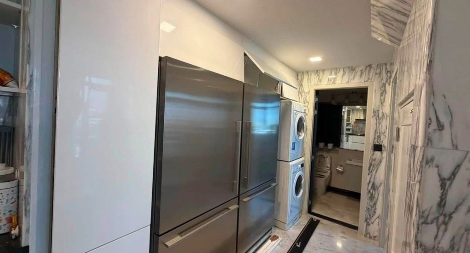 For rent and for sale 3 bedrooms condo in Yan Nawa, Bangkok