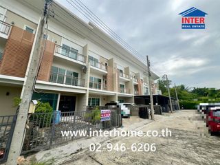 For sale 3 bedrooms townhouse in Bang Khen, Bangkok