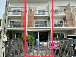 For sale 3 bedrooms townhouse in Bang Khen, Bangkok