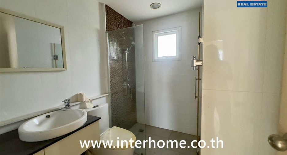For sale 3 bedrooms townhouse in Bang Khen, Bangkok