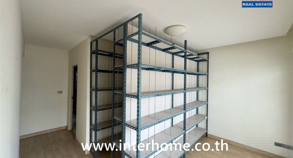 For sale 3 bedrooms townhouse in Bang Khen, Bangkok