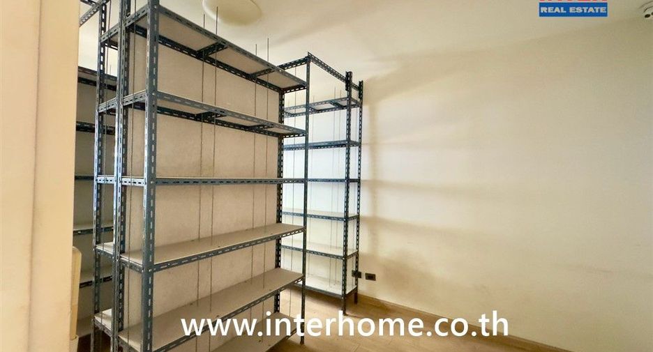 For sale 3 bedrooms townhouse in Bang Khen, Bangkok
