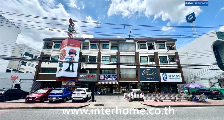 出售 4 卧室 商业空间 在 Thon Buri, 曼谷