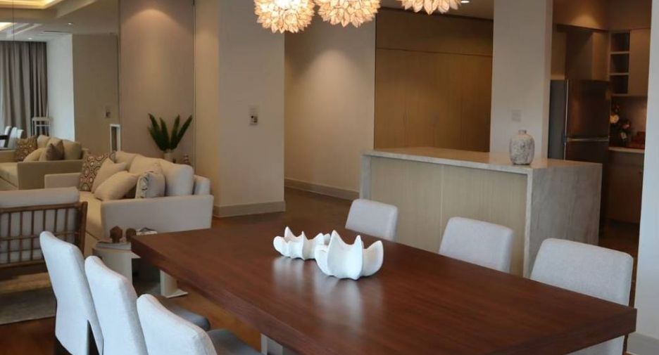 Wohnung zur Miete mit 3 Zimmer in Pathum Wan, Bangkok