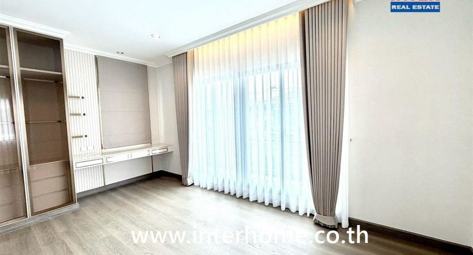 For sale 4 bedrooms house in Pak Kret, Nonthaburi