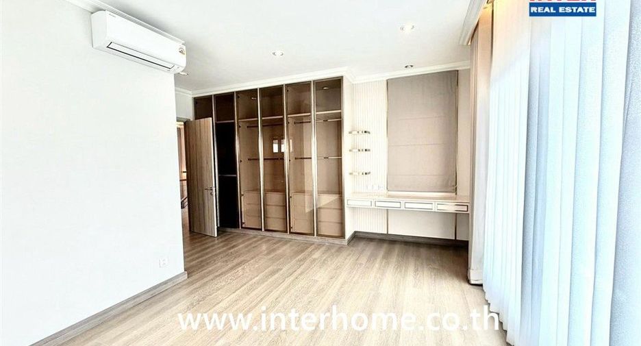For sale 4 bedrooms house in Pak Kret, Nonthaburi