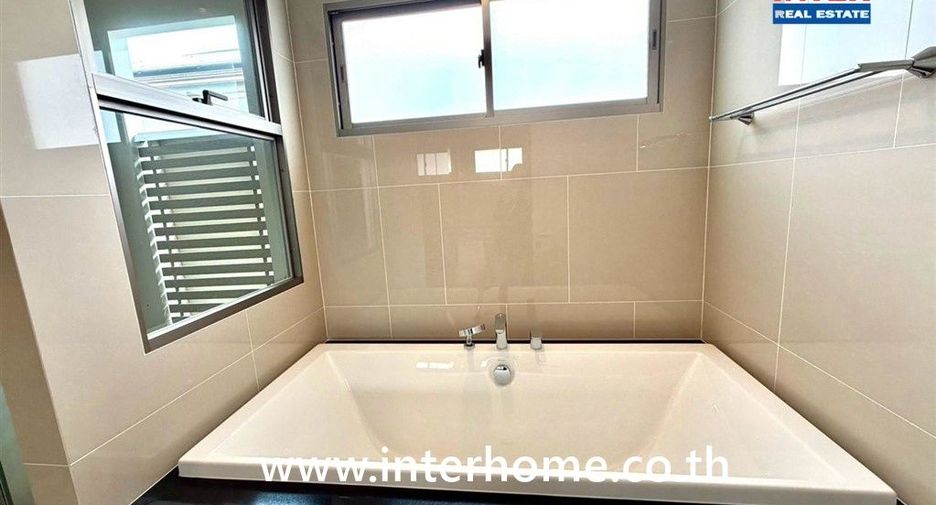 For sale 4 bedrooms house in Pak Kret, Nonthaburi