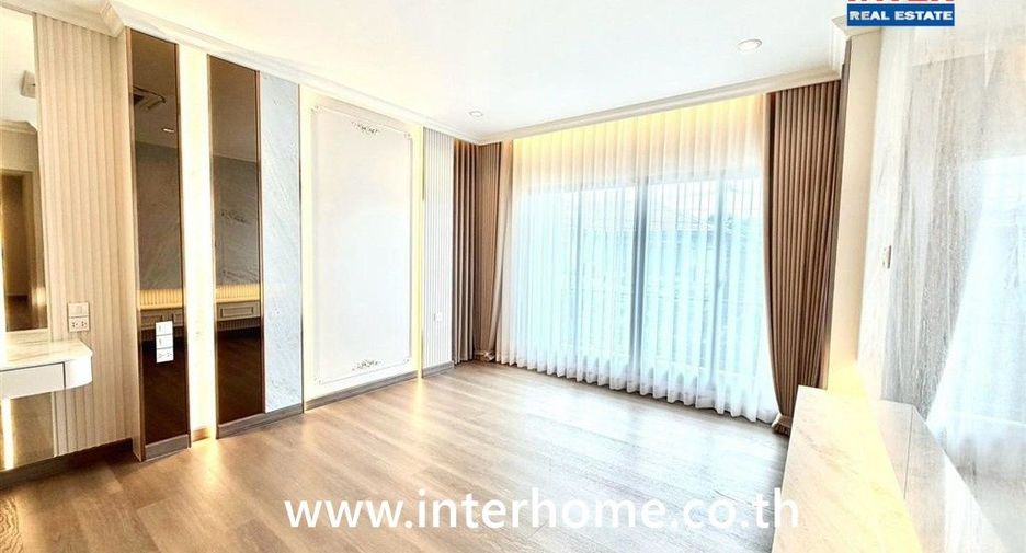 For sale 4 bedrooms house in Pak Kret, Nonthaburi