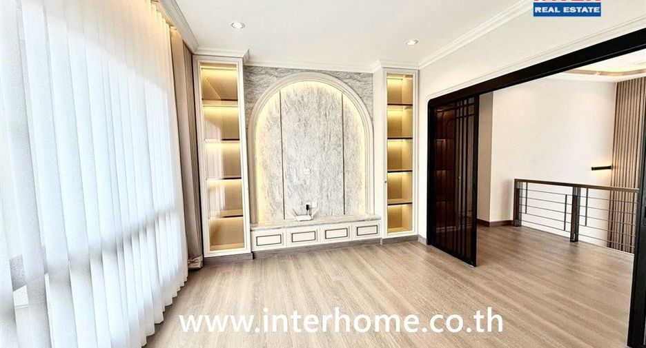 For sale 4 bedrooms house in Pak Kret, Nonthaburi