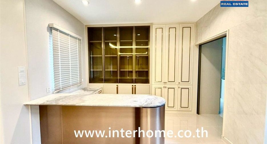 For sale 4 bedrooms house in Pak Kret, Nonthaburi