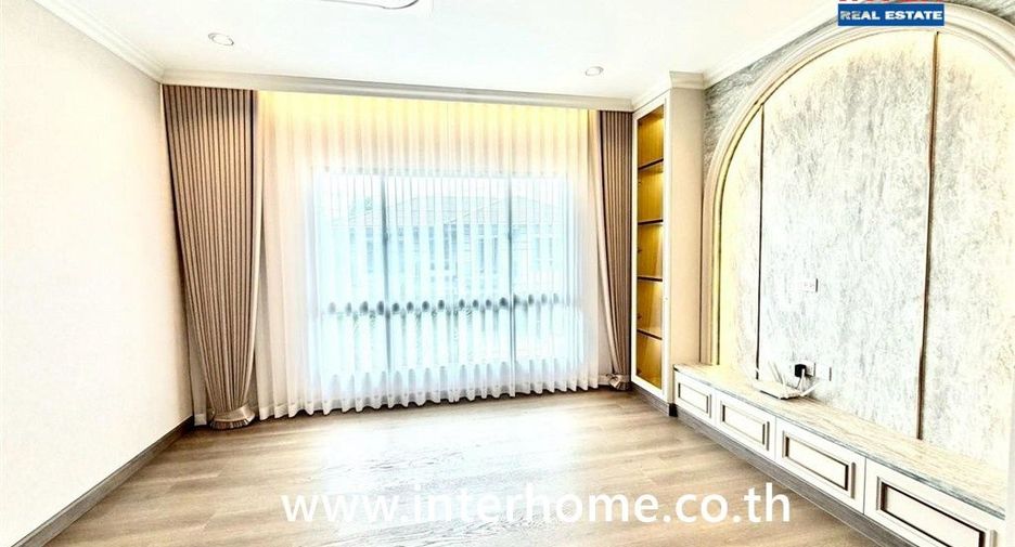 For sale 4 bedrooms house in Pak Kret, Nonthaburi