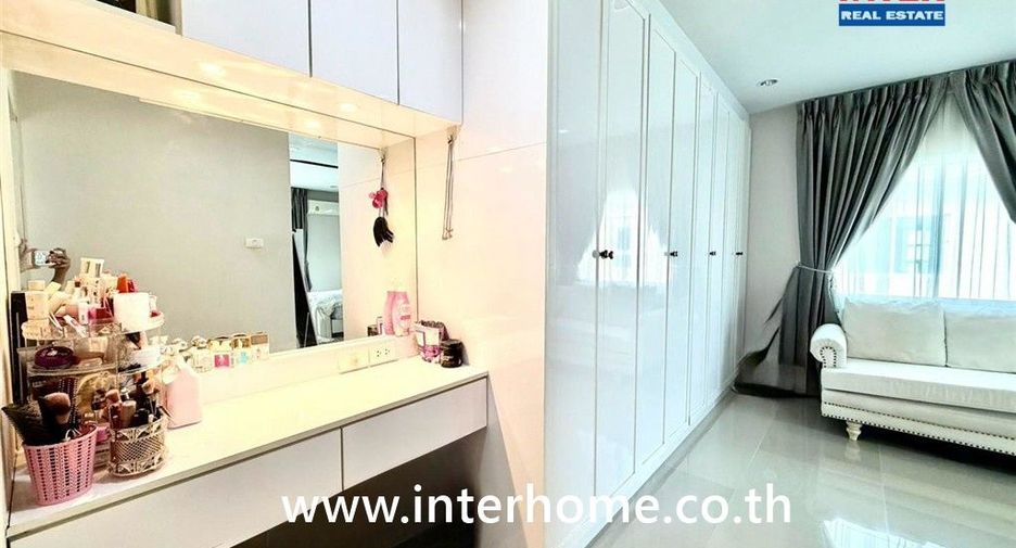 For sale 3 ベッドルーム house in Saphan Sung, Bangkok