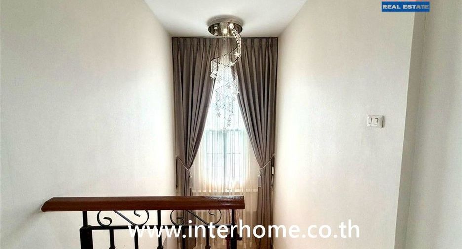 For sale 3 ベッドルーム house in Saphan Sung, Bangkok