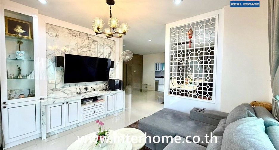 For sale 3 ベッドルーム house in Saphan Sung, Bangkok