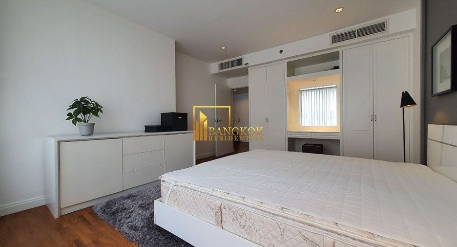 For rent 2 bedrooms condo in Pathum Wan, Bangkok