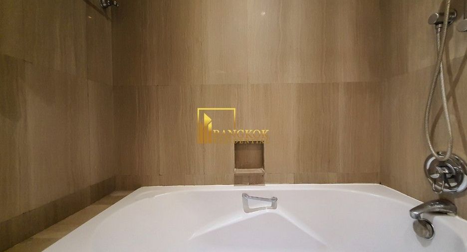 For rent 2 bedrooms condo in Pathum Wan, Bangkok