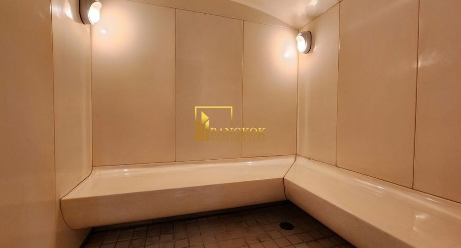 For rent 2 bedrooms condo in Pathum Wan, Bangkok