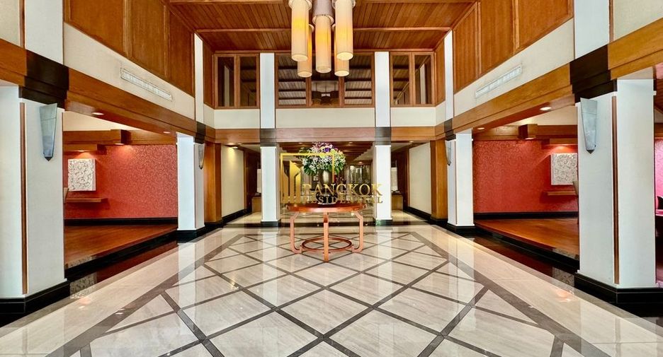 For rent 2 bedrooms condo in Pathum Wan, Bangkok