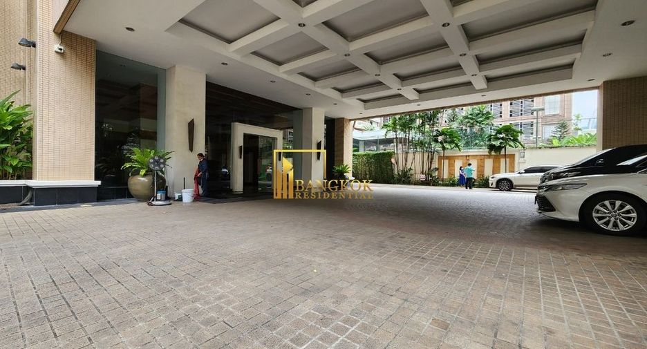 For rent 2 bedrooms condo in Pathum Wan, Bangkok