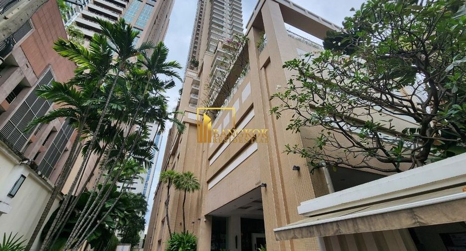For rent 2 bedrooms condo in Pathum Wan, Bangkok
