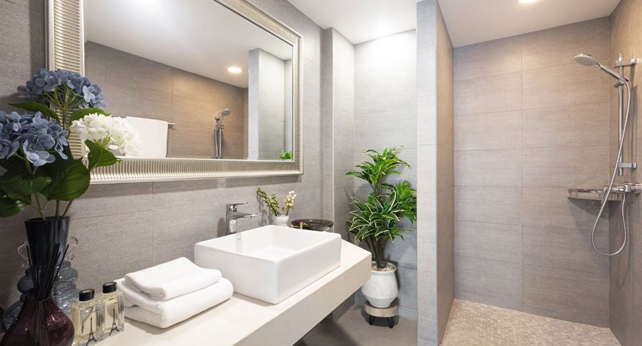 For rent 3 bedrooms condo in Watthana, Bangkok