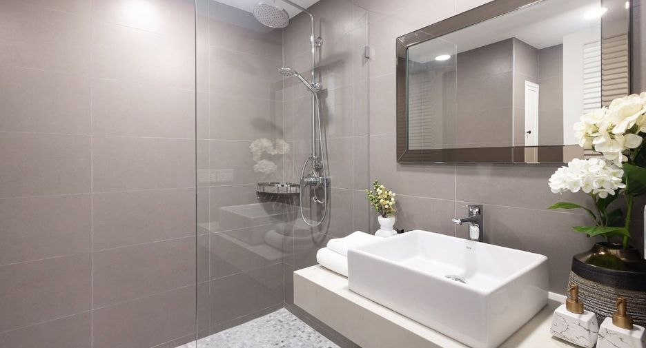 For rent 3 bedrooms condo in Watthana, Bangkok
