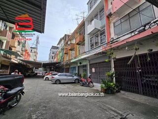 For rent 3 bedrooms retail Space in Bang Na, Bangkok