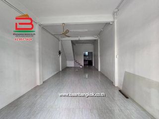 For rent 3 bedrooms retail Space in Bang Na, Bangkok