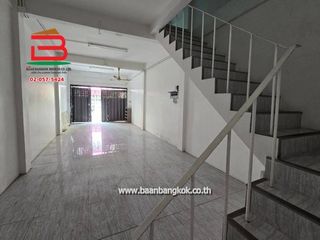 For rent 3 bedrooms retail Space in Bang Na, Bangkok