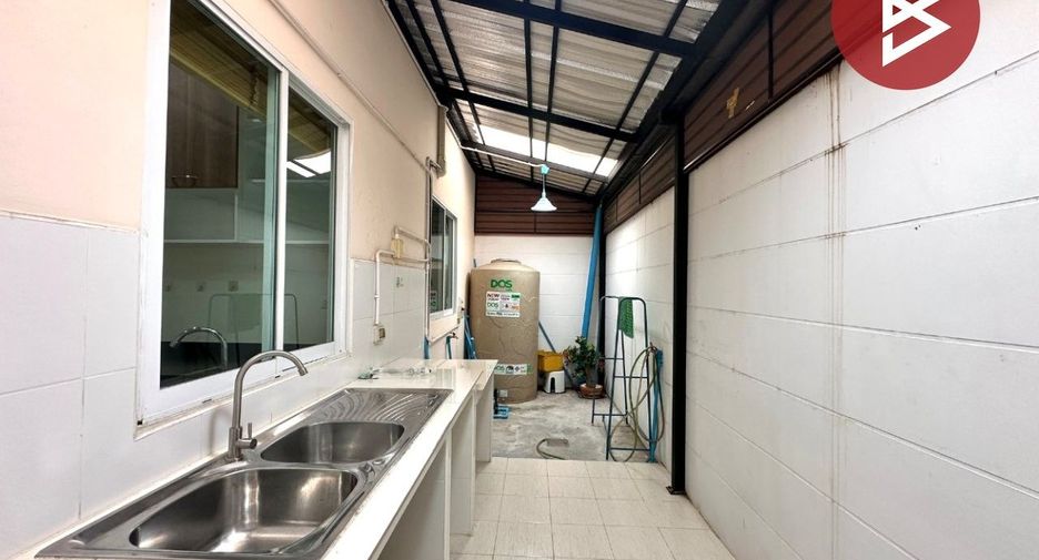 À vendre 4 chambres maison de ville à Mueang Samut Sakhon, Samut Sakhon