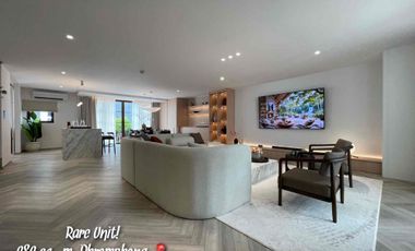 For sale 3 bedrooms condo in Watthana, Bangkok