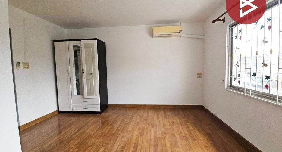 For sale 3 bedrooms townhouse in Phan Thong, Chonburi