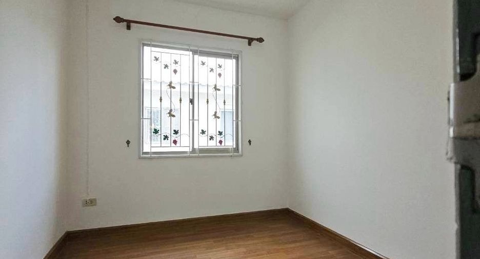 For sale 3 bedrooms townhouse in Phan Thong, Chonburi