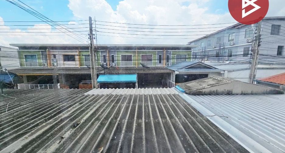 For sale 3 bedrooms townhouse in Phan Thong, Chonburi