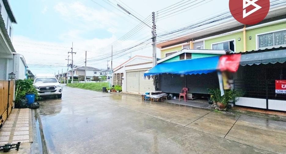 For sale 3 bedrooms townhouse in Phan Thong, Chonburi