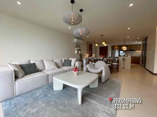 For sale 3 bedrooms condo in Watthana, Bangkok