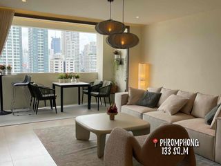 For sale 3 bedrooms condo in Watthana, Bangkok