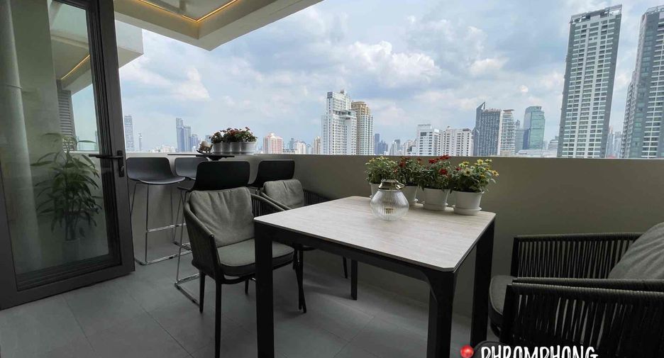 For sale 3 bedrooms condo in Watthana, Bangkok