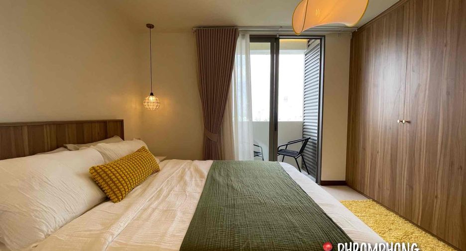 For sale 3 bedrooms condo in Watthana, Bangkok