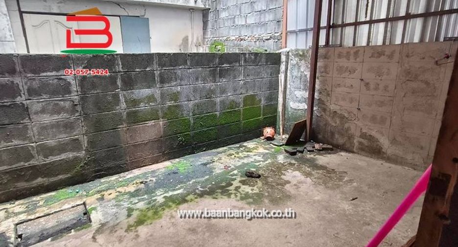 出售 6 卧室 商业空间 在 Lam Luk Ka, Pathum Thani