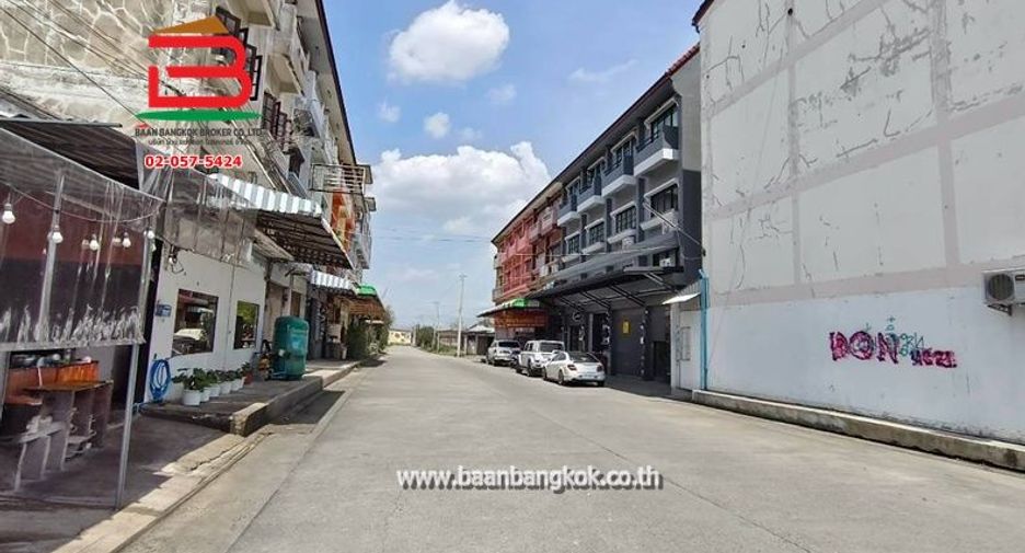 出售 6 卧室 商业空间 在 Lam Luk Ka, Pathum Thani