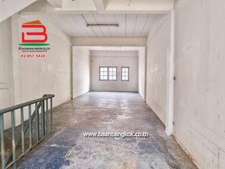 出售 6 卧室 商业空间 在 Lam Luk Ka, Pathum Thani