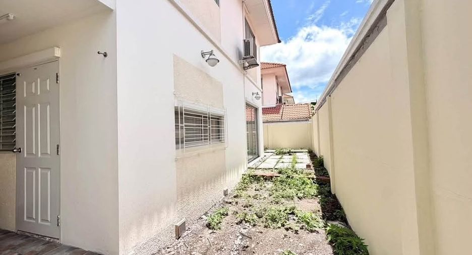 For sale 3 bedrooms house in Mueang Chon Buri, Chonburi