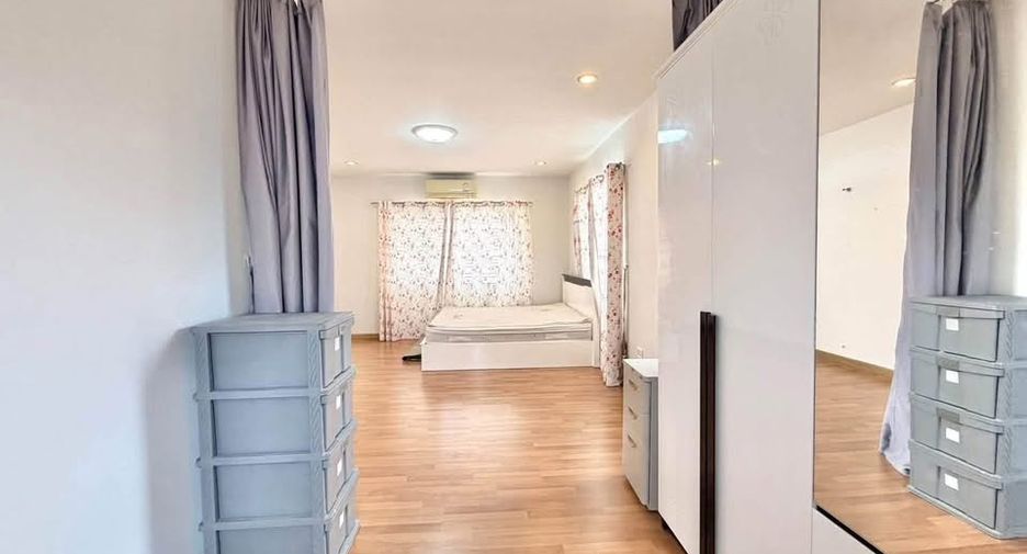 For sale 3 bedrooms house in Mueang Chon Buri, Chonburi