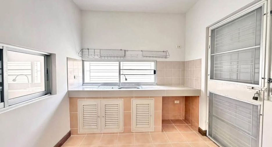 For sale 3 bedrooms house in Mueang Chon Buri, Chonburi