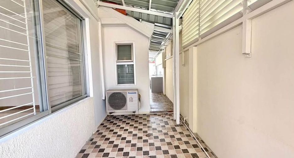 For sale 3 bedrooms house in Mueang Chon Buri, Chonburi