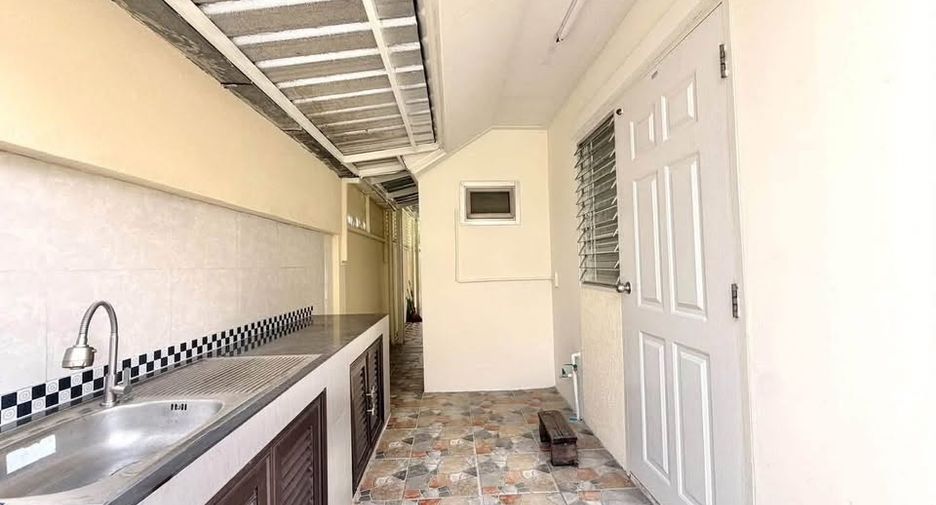 For sale 3 bedrooms house in Mueang Chon Buri, Chonburi